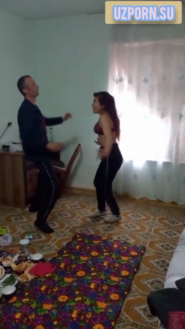 Узбекская секс девушка танцует раздетая